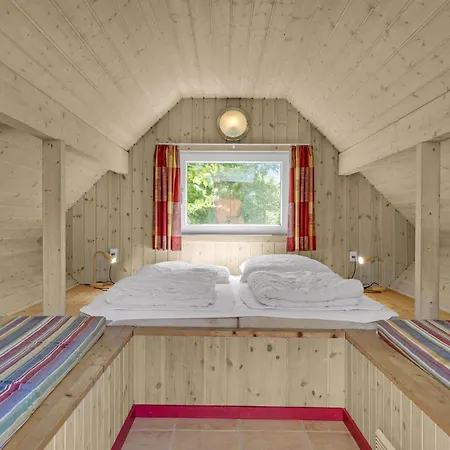 Hébergement de vacances 4 Bedroom Beautiful In