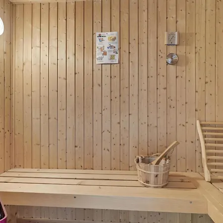 4 Bedroom Beautiful In Hébergement de vacances